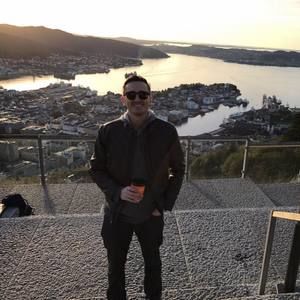 Meet your Posher, Devin